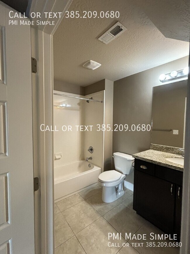 Building Photo - Charming 4-Bed Saratoga Springs Townhome w...