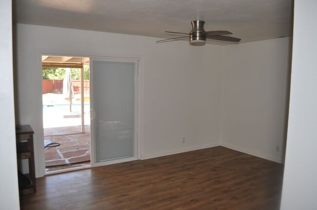 Building Photo - 4BR/2BA Single Family Poway Home “Single L...