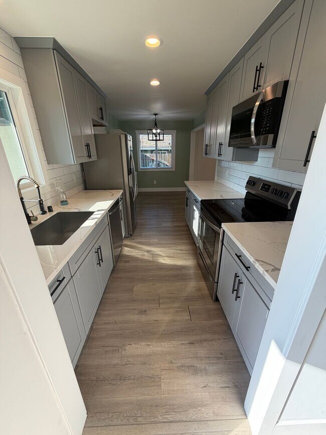 Building Photo - 3 Bedroom | 2 Bathroom | Single-Family Home in Arden-Arcade