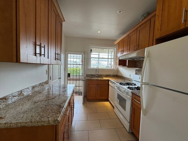 Building Photo - 1 Bed 1 Bath in Portola
