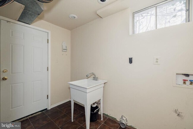Building Photo - 7710 Green Garland Dr