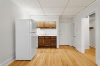 Building Photo - 1440 W Howard St
