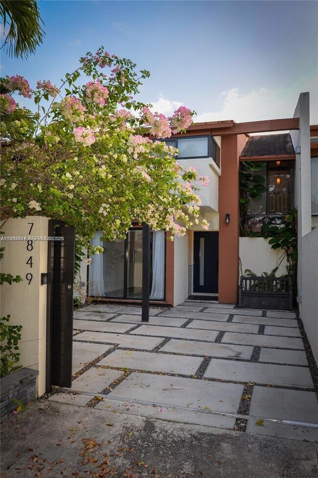 Building Photo - 7849 SW 103rd Pl