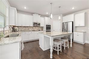 Building Photo - 2470 Sunny Hill Rd