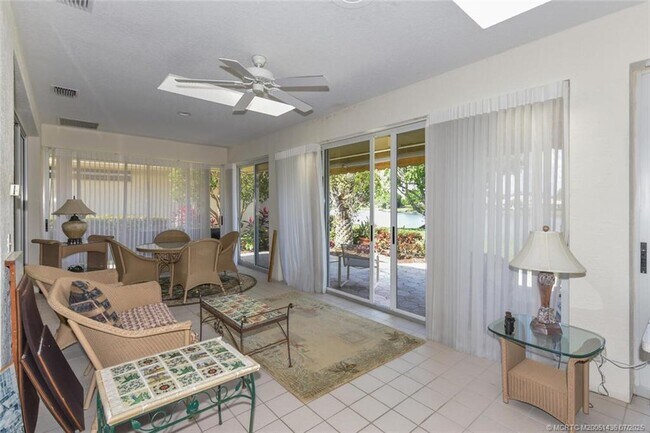 Building Photo - 3510 SE Cambridge Dr