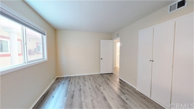 Building Photo - 304 E Balboa Blvd