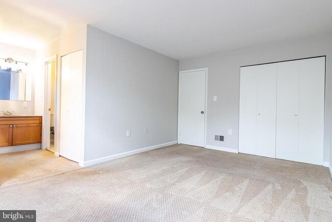 Building Photo - 6558 Gildar St