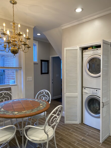 Full Size Washer Dryer in unit - 346 Bushkill St