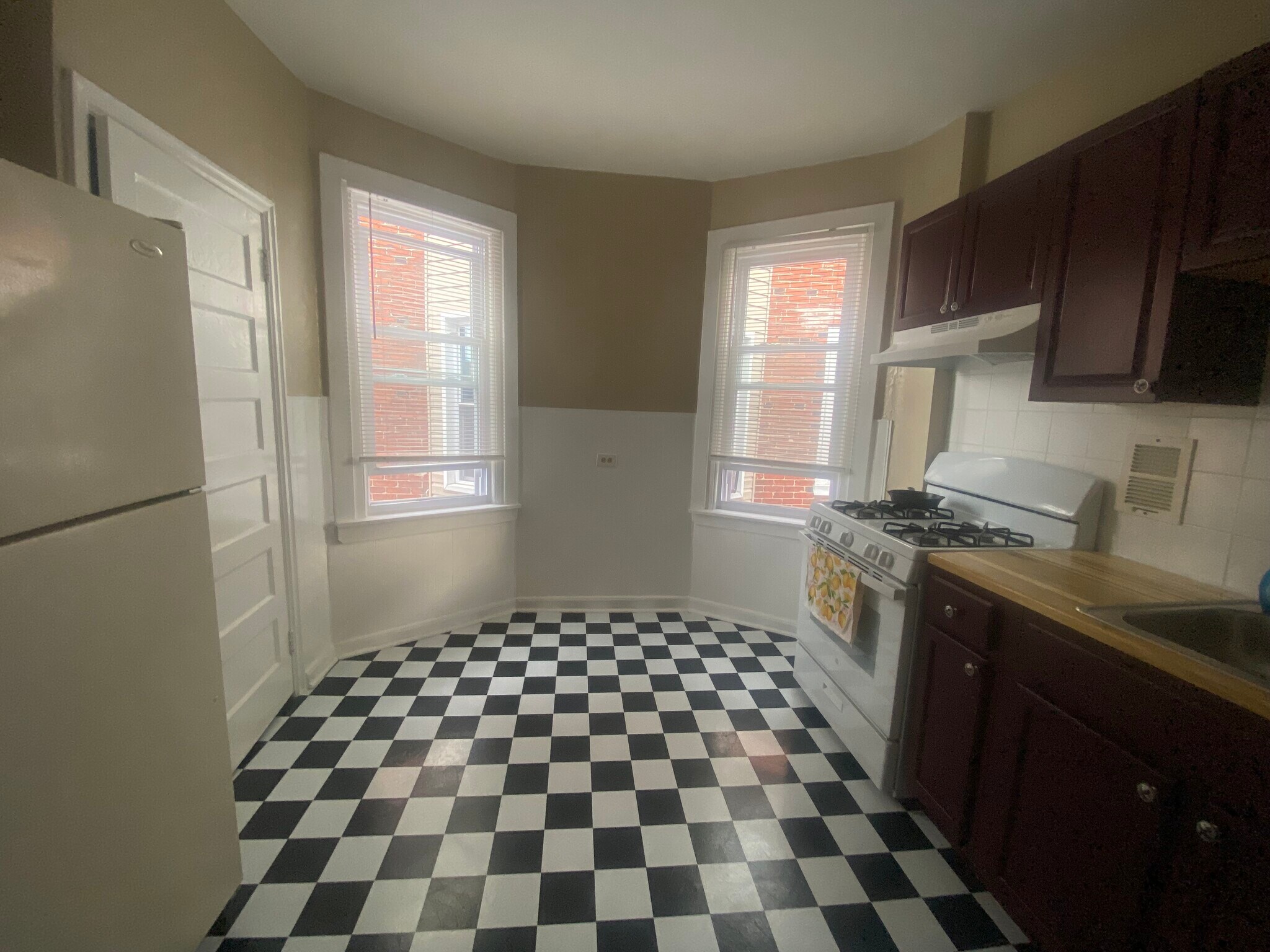 Building Photo - 1202 S Wilton St