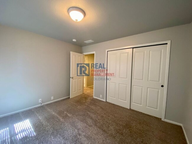 Building Photo - 7013 Red Sand Grove