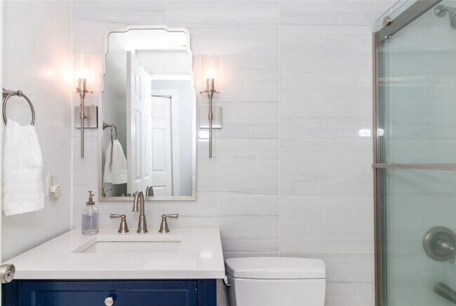 Building Photo - 7417 Shadowlake Dr