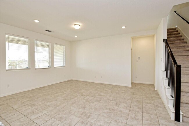 Building Photo - 17709 Shafer Dr