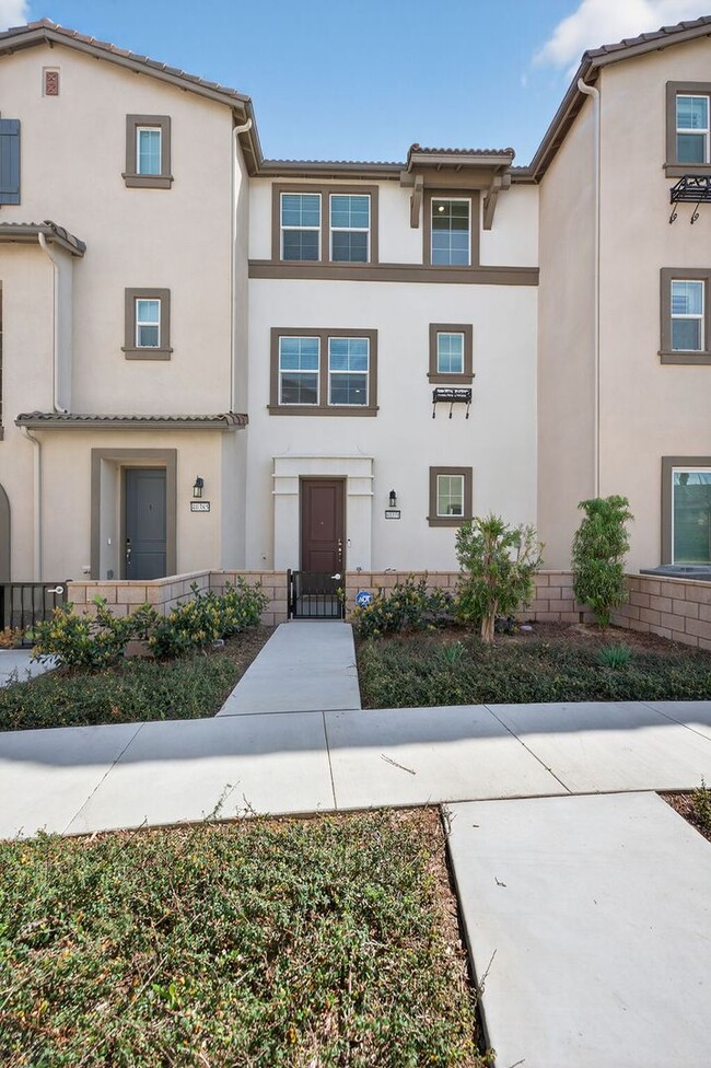 Building Photo - 40379 Melrose Dr