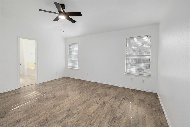 Building Photo - 1109 Fossil Cove