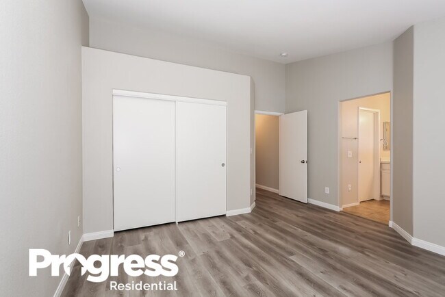 Building Photo - 5536 Cloudy Glen St