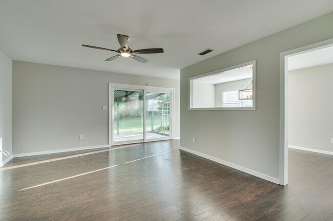 Building Photo - 1230 Hemlock St