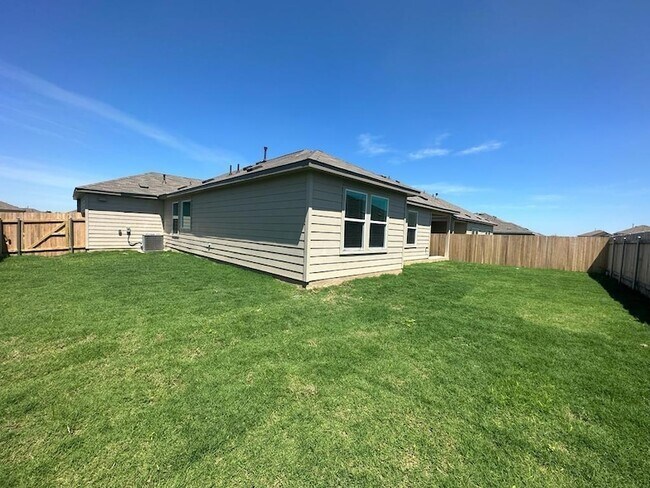 Building Photo - 183 Otter Rd