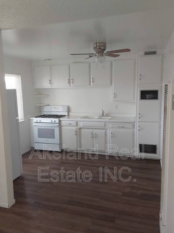Building Photo - 4707 Elm St
