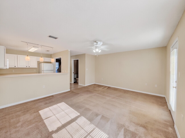 Building Photo - 977 Scenic Oak Ln