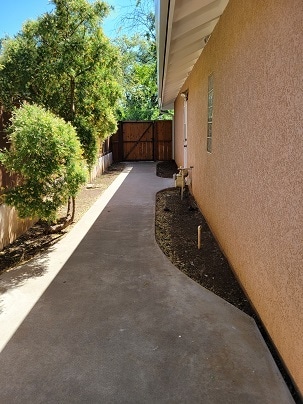 Building Photo - 1770 Modoc Dr