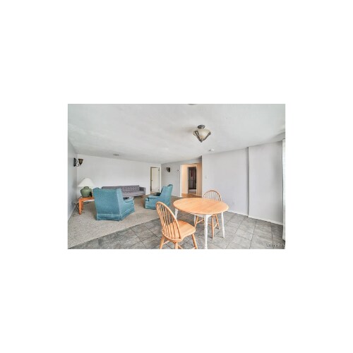 Building Photo - 3648 S Park Ave