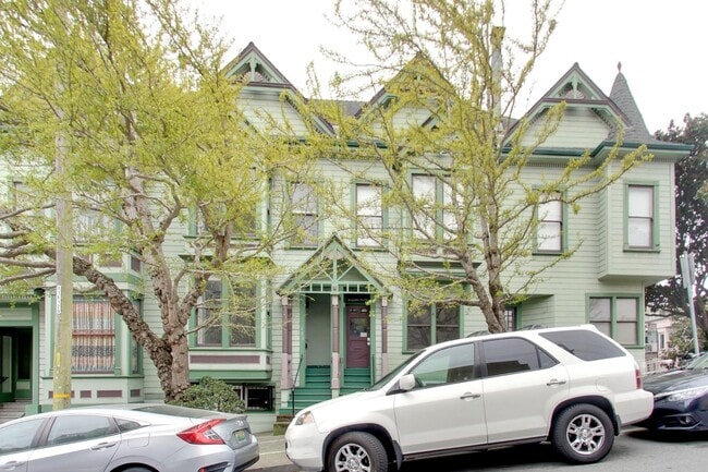 Building Photo - 159 Castro St