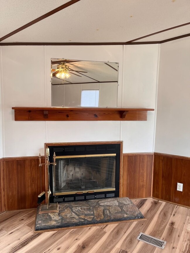 Building Photo - Home in south Lowndes County