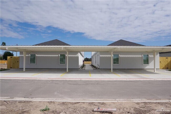 Building Photo - 1301 Country Club Drive