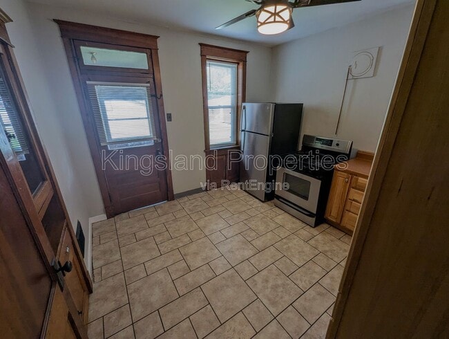 Building Photo - 4725 Ray Ave
