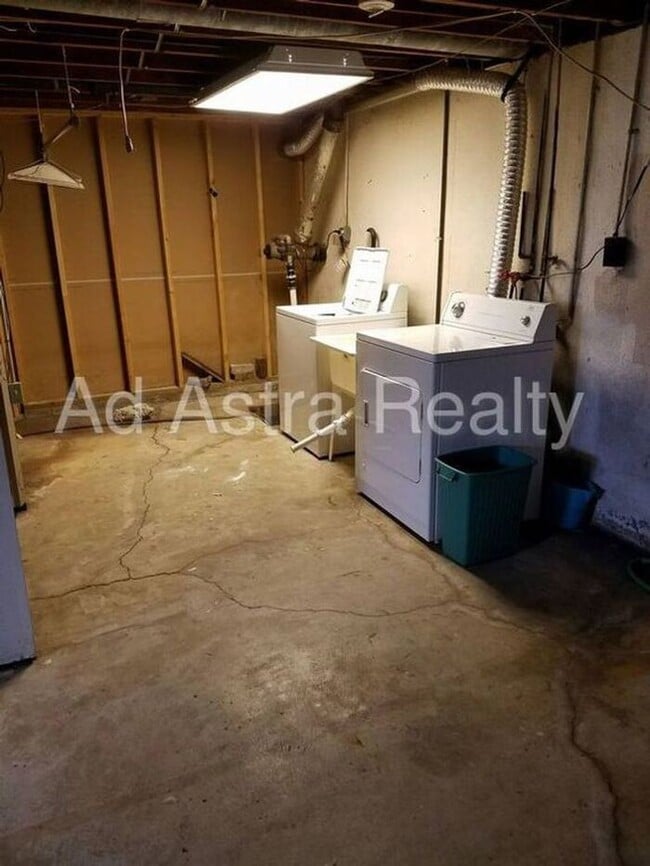 Building Photo - Very Nice 3 Bedroom 1 Bath Home in KCMO-Available in MAY!!