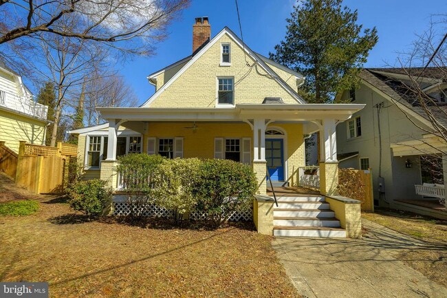 Building Photo - 5717 Chevy Chase Pkwy NW