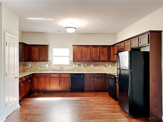 Building Photo - 157 Daisy Cir