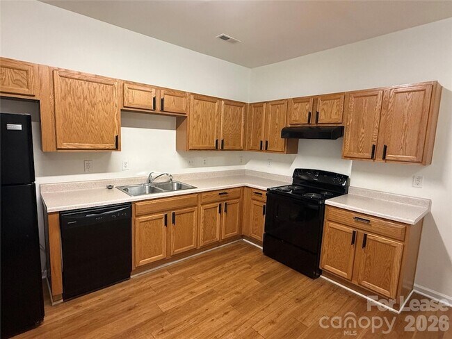 Building Photo - 7033 Somerset Springs Dr