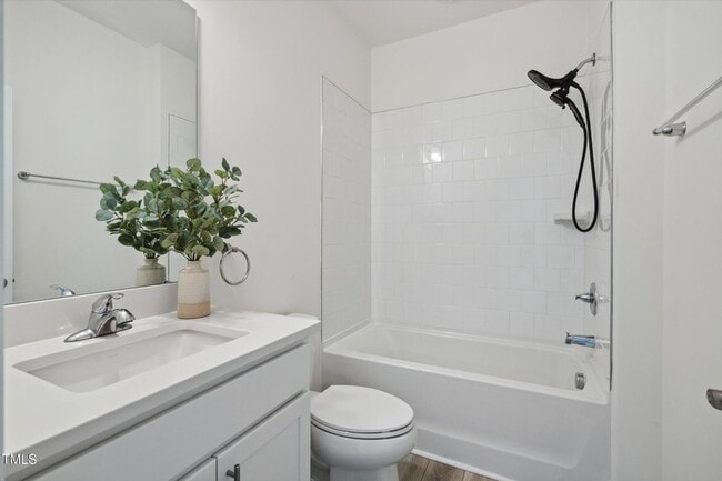 Building Photo - 130 Silent Brk Trl