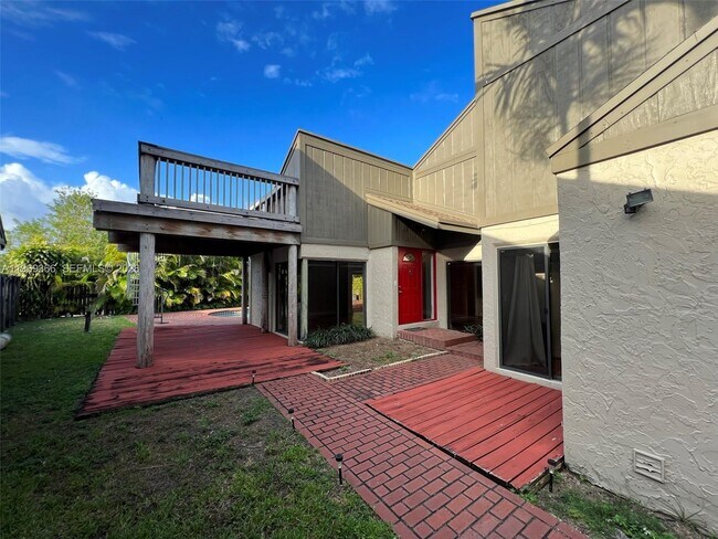 Building Photo - 7512 SW 95th Pl