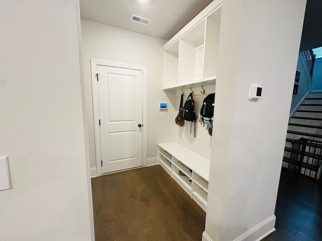 Building Photo - 603 Skye Ct