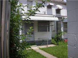 Building Photo - 403-405 Welch Ave