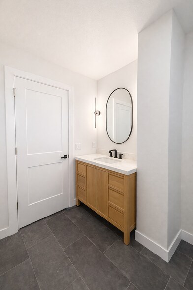 Bathroom - 3101 Shadyside Dr