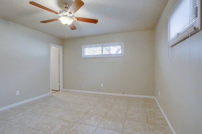 Building Photo - Spectacular Three Bedroom Home Nestled Nea...