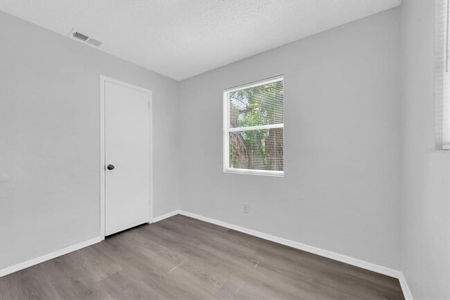 Building Photo - 4421 11th Ave S