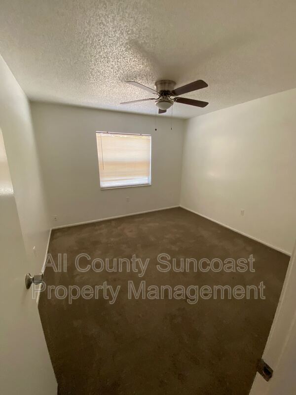Building Photo - 2925 Pinellas Point Dr S