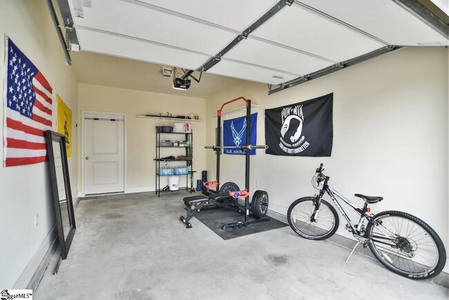 Building Photo - 826 Stonebriar St