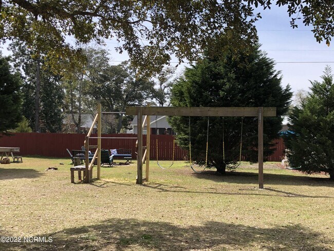Building Photo - 534 Neptune Dr
