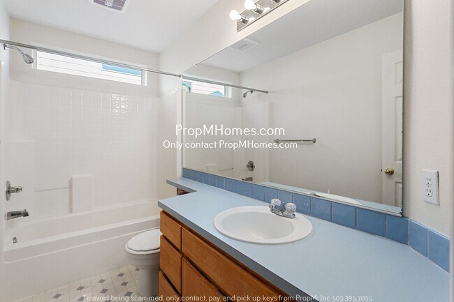 Building Photo - Beautiful Four Bedroom Home In NW Bethany!