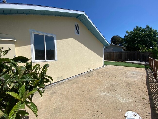 Building Photo - 2548 Duke Ave