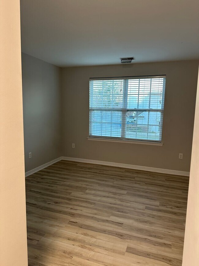 Building Photo - 3 Bedroom 2.5 Bath Townhome in Pooler