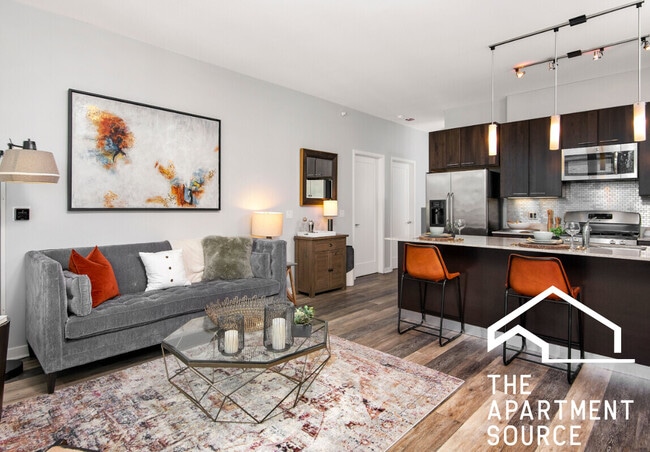 Building Photo - 469 W Huron St