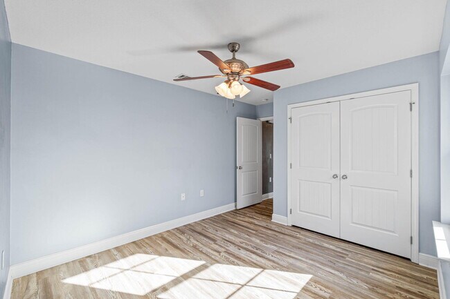 Building Photo - 227 January Ct