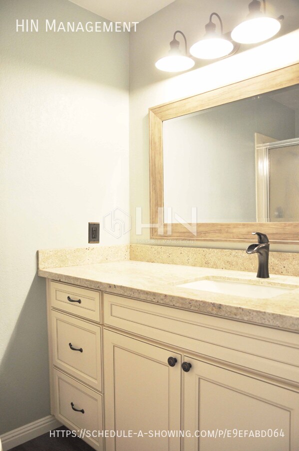 Building Photo - 2198 Goldcrest Cir