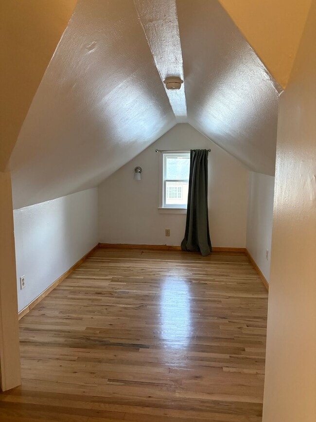 Building Photo - 123 Livingston St